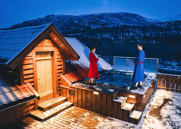 Reisa بيت خشبي