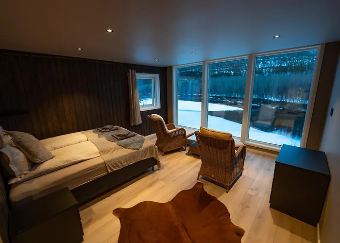 Reisa بيت خشبي