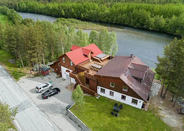 Reisa بيت خشبي *